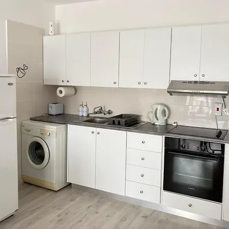 Theodoros Apt.79 Апартаменты Паралимни